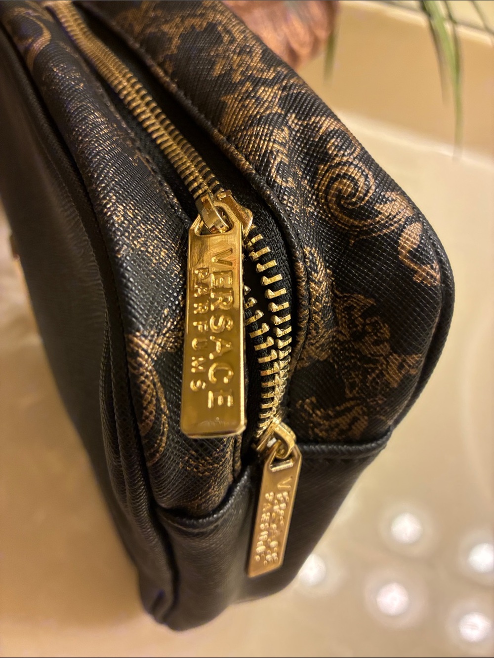 VERSACE Makeup Perfume Toiletry Organizer Bag NWOT - Picture 6 of 11